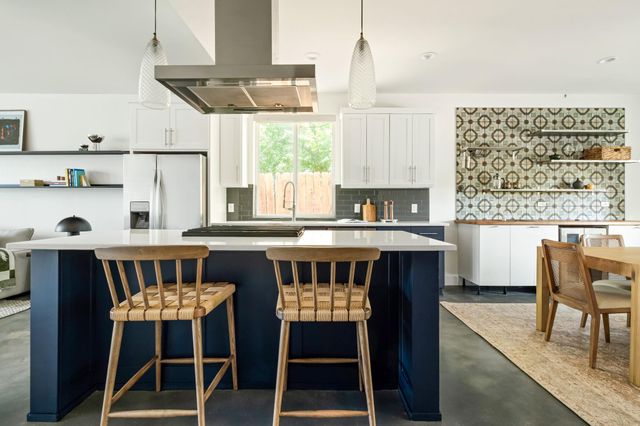 1902 Webberville RD B, Austin, TX 78721