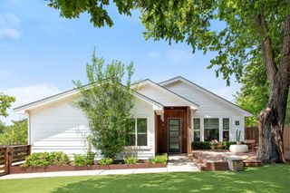 1902 Webberville RD B, Austin, TX 78721