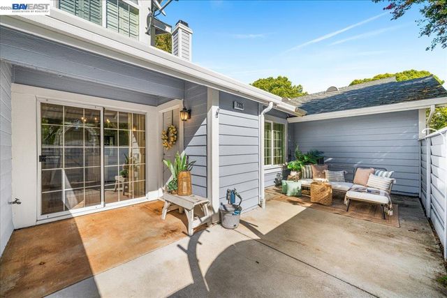 7335 Stonedale Dr, Pleasanton, CA 94588