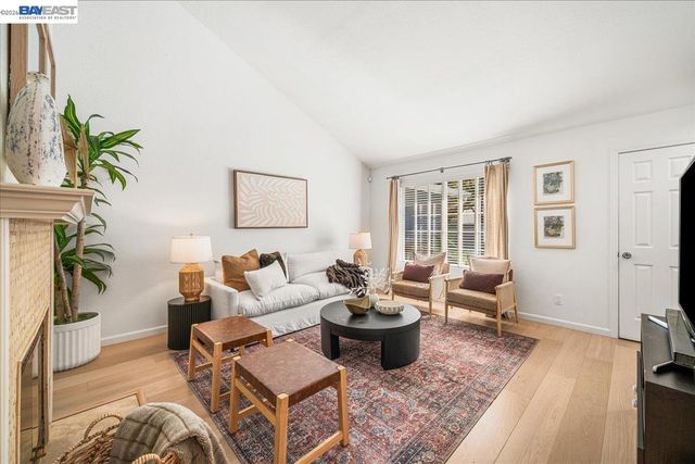 7335 Stonedale Dr, Pleasanton, CA 94588