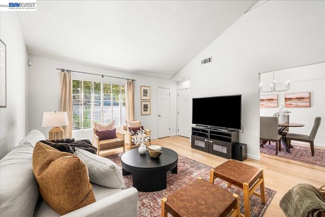 7335 Stonedale Dr, Pleasanton, CA 94588