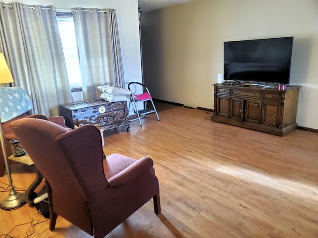 2644 Belmont Blvd, Salina, KS 67401