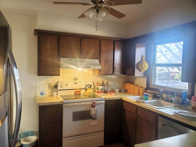 2644 Belmont Blvd, Salina, KS 67401