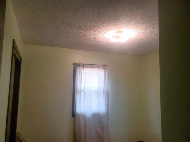 2644 Belmont Blvd, Salina, KS 67401