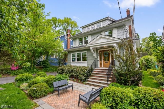 16 Oakview Ave, Maplewood Twp., NJ 07040