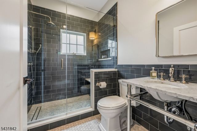 16 Oakview Ave, Maplewood Twp., NJ 07040