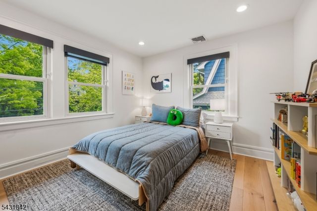 16 Oakview Ave, Maplewood Twp., NJ 07040