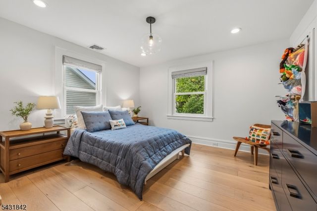 16 Oakview Ave, Maplewood Twp., NJ 07040