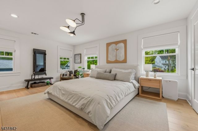 16 Oakview Ave, Maplewood Twp., NJ 07040