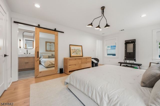 16 Oakview Ave, Maplewood Twp., NJ 07040