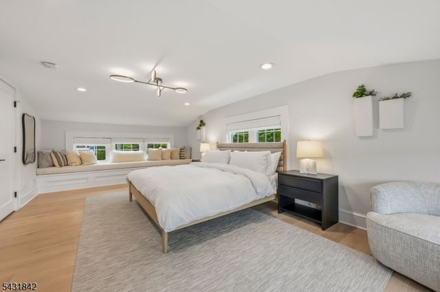 16 Oakview Ave, Maplewood Twp., NJ 07040