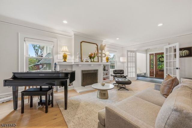 16 Oakview Ave, Maplewood Twp., NJ 07040