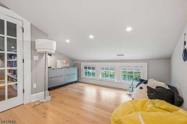 16 Oakview Ave, Maplewood Twp., NJ 07040
