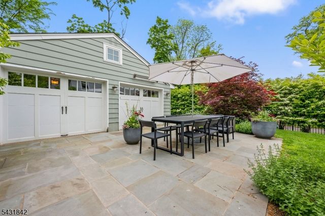 16 Oakview Ave, Maplewood Twp., NJ 07040