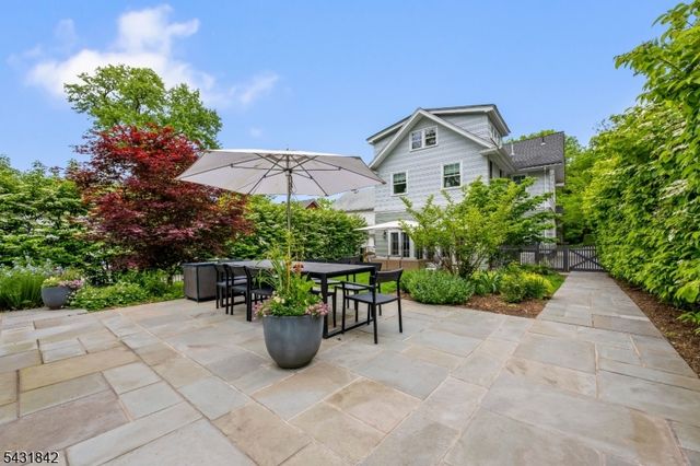16 Oakview Ave, Maplewood Twp., NJ 07040