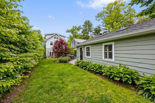 16 Oakview Ave, Maplewood Twp., NJ 07040