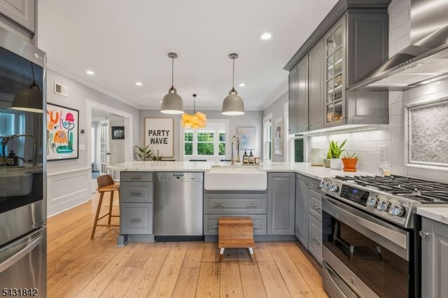 16 Oakview Ave, Maplewood Twp., NJ 07040