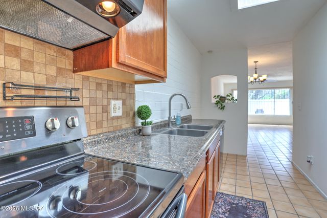 5015 E Adams Street, Tucson, AZ 85712