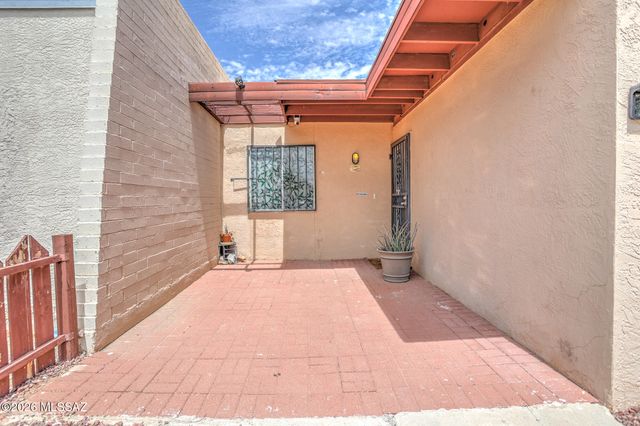 5015 E Adams Street, Tucson, AZ 85712
