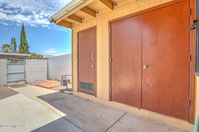 5015 E Adams Street, Tucson, AZ 85712