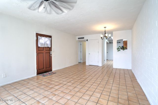 5015 E Adams Street, Tucson, AZ 85712