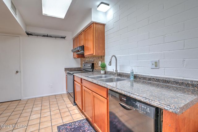 5015 E Adams Street, Tucson, AZ 85712