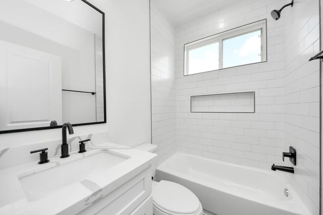 2424 Harrington Street, Houston, TX 77026