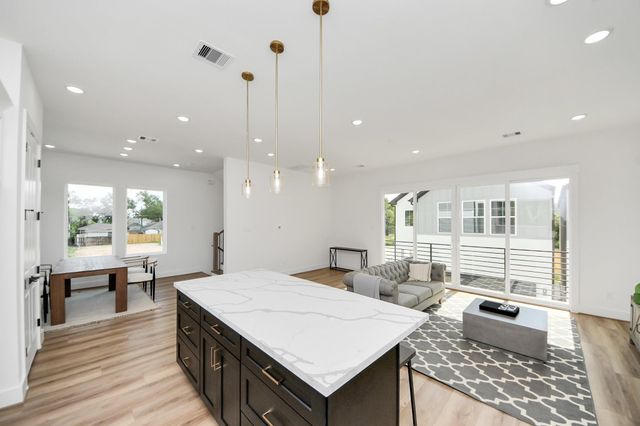 2424 Harrington Street, Houston, TX 77026