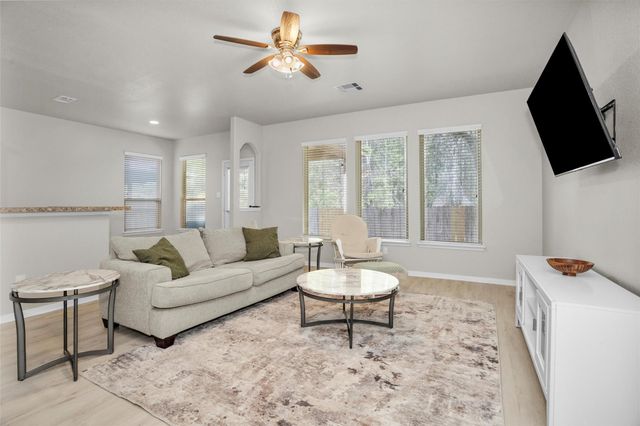 9587 E Woodmark, Conroe, TX 77304