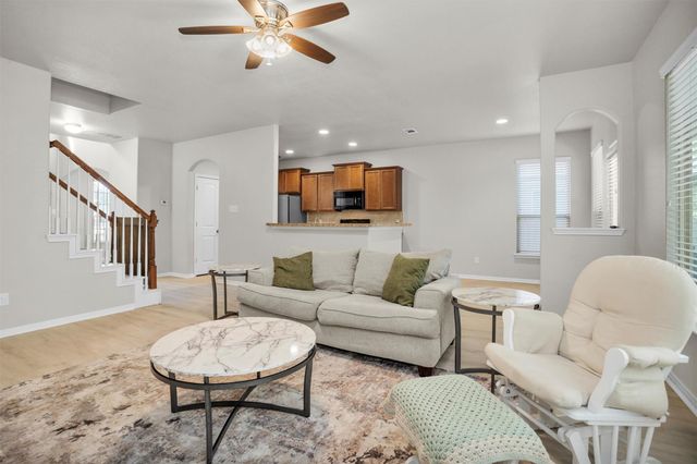 9587 E Woodmark, Conroe, TX 77304