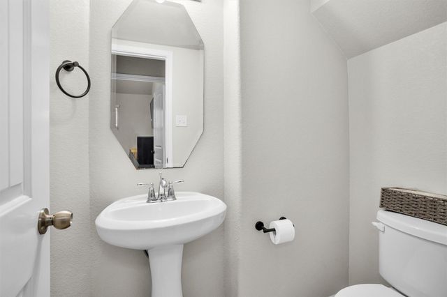 9587 E Woodmark, Conroe, TX 77304