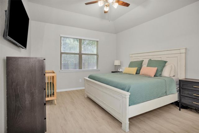 9587 E Woodmark, Conroe, TX 77304