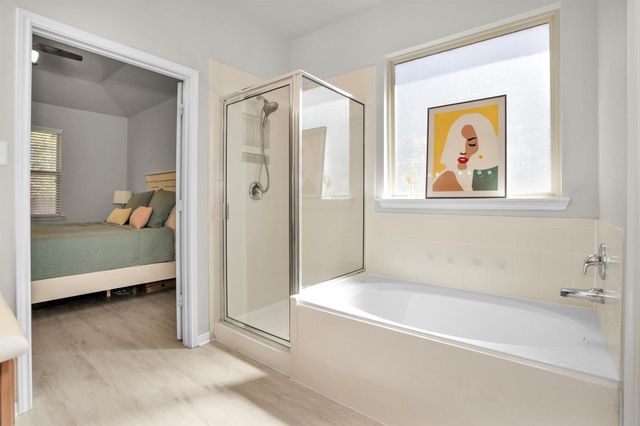 9587 E Woodmark, Conroe, TX 77304