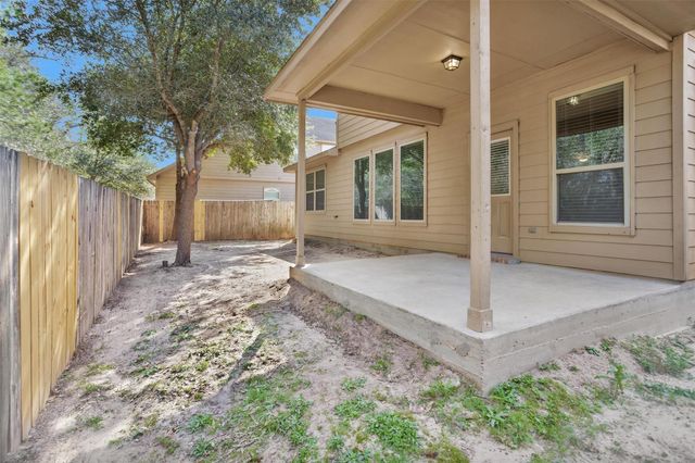 9587 E Woodmark, Conroe, TX 77304