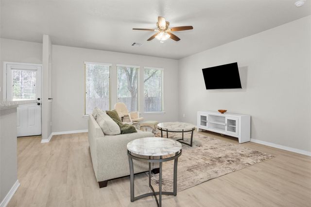 9587 E Woodmark, Conroe, TX 77304