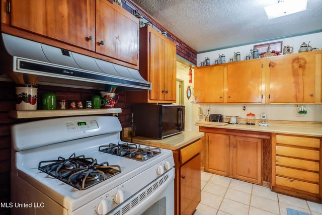 2011 Woodmont Street, Pascagoula, MS 39567