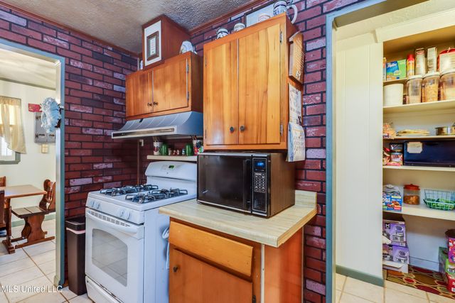 2011 Woodmont Street, Pascagoula, MS 39567