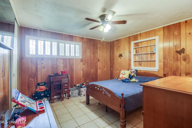 2011 Woodmont Street, Pascagoula, MS 39567