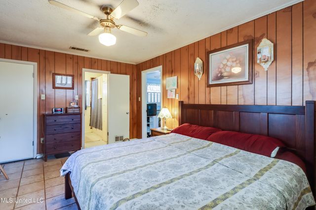 2011 Woodmont Street, Pascagoula, MS 39567