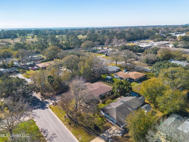 2011 Woodmont Street, Pascagoula, MS 39567