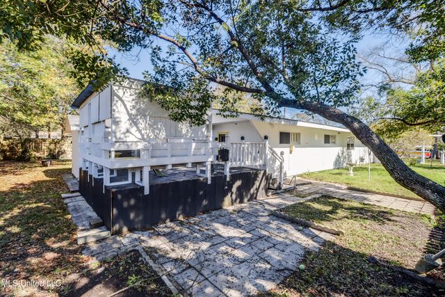 2011 Woodmont Street, Pascagoula, MS 39567