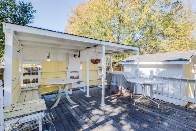 2011 Woodmont Street, Pascagoula, MS 39567