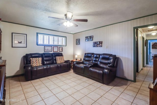 2011 Woodmont Street, Pascagoula, MS 39567