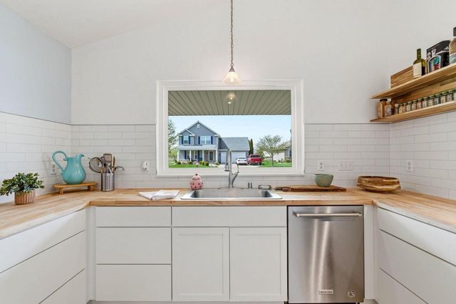 3837 Scenic WAY, Franksville, WI 53126