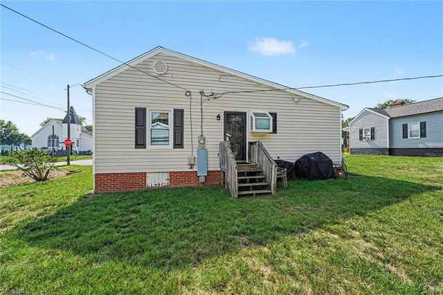 2400 Yanceyville Street, Greensboro, NC 27405