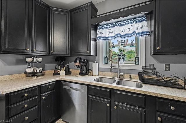 2400 Yanceyville Street, Greensboro, NC 27405