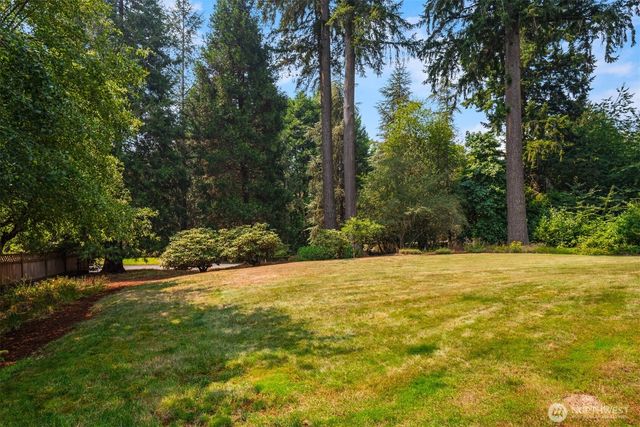 22007 NE 140th Way, Woodinville, WA 98077
