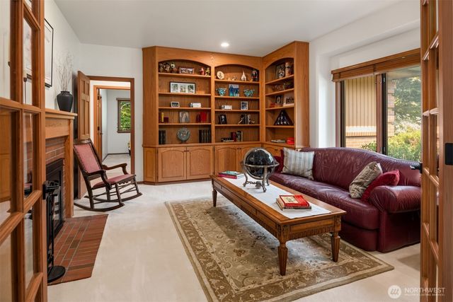 22007 NE 140th Way, Woodinville, WA 98077
