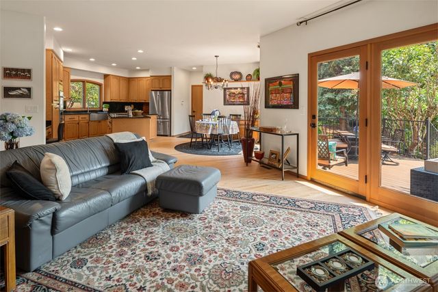 22007 NE 140th Way, Woodinville, WA 98077