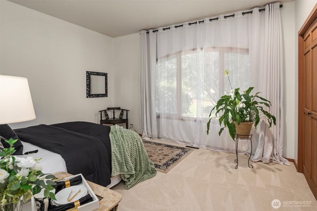 22007 NE 140th Way, Woodinville, WA 98077